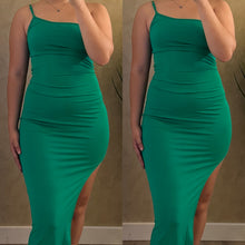 Load image into Gallery viewer, Alondra Dress (green)
